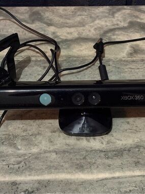 Microsoft Kinect Sensor Bar for Xbox 360 - Black